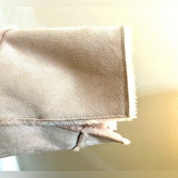 XOXO Women's Tan Faux Suede Teddy Jacket with Faux Fur Collar, Size XL, EUC! - Picture 6 of 11